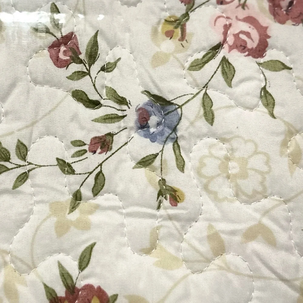 Hotel at home Queen 3pc Quilt set Pink and Mauve floral print
